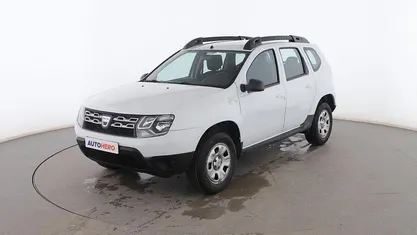 Usado Dacia Duster Lauréate 110 CV (80 kW) 2014 Blanco SUV