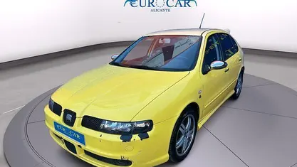 Usado Seat Leon FR 150 CV (110 kW) 2002 Amarillo Utilitario