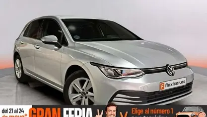 Usado VW Golf VIII Life 116 CV (85 kW) 2021 Gris Utilitario