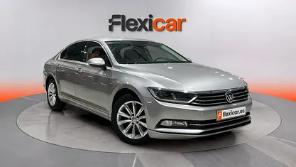 Usado VW Passat Advance 150 CV (110 kW) 2017 Gris Berlina