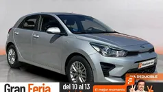 Gris / plata Usado 2021 Kia Rio Berlina | 15.490 € (Precio justo)