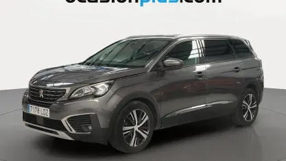 Usado Peugeot 5008 Allure 131 CV (96 kW) 2020 Gris SUV