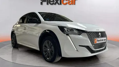 Blanco Usado 2023 Peugeot 208 Active Utilitario | 15.290 € (Buen precio)