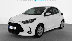 Blanco Usado 2023 Toyota Yaris Active Utilitario | 14.991 € (Precio justo)