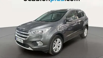 Usado Ford Kuga Trend+ 120 CV (88 kW) 2018 Gris SUV