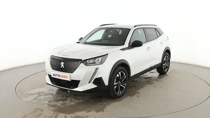 Usado Peugeot 2008 Allure 101 CV (74 kW) 2023 Blanco SUV