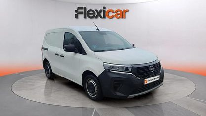 Usado Nissan Townstar 131 HP (96 kW) 2022 Branco Sedan