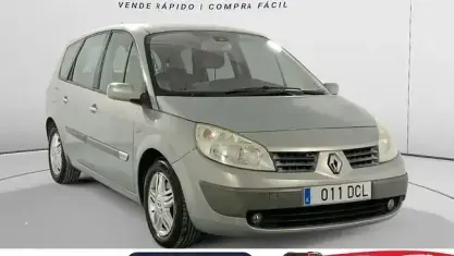 Usado Renault Scénic Privilege 120 CV (88 kW) 2004 Beige