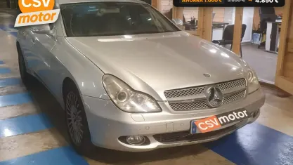 Usado Mercedes CLS500 306 CV (225 kW) 2004 Gris Coupe