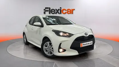Usado Toyota Yaris Hybrid Style 116 CV (85 kW) 2022 Berlina