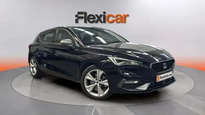 Usado Seat Leon FR 150 CV (110 kW) 2020 Negro Berlina