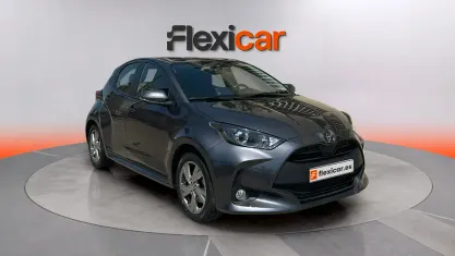 Usado Toyota Yaris Hybrid Business Edition 116 CV (85 kW) 2025 Gris Berlina