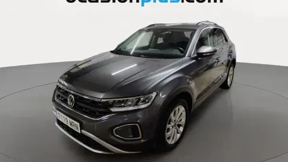 Usado VW T-Roc Life 110 CV (80 kW) 2024 Gris SUV