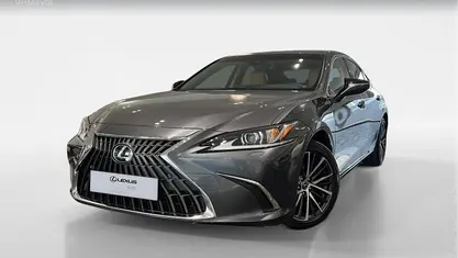 Usado Lexus ES300H 218 CV (160 kW) 2024 Gris Berlina