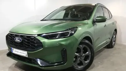 Usado Ford Kuga ST-Line 180 CV (132 kW) 2025 Verde SUV