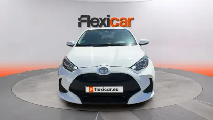 Usado Toyota Yaris Hybrid Active 116 CV (85 kW) 2026 Blanco Berlina