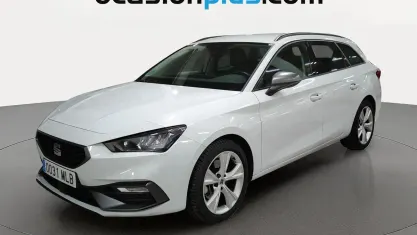 Usado Seat Leon FR 150 CV (110 kW) 2023 Blanco Monovolumen