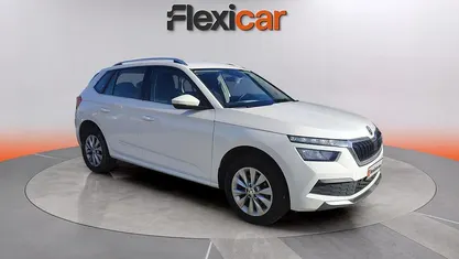 Usado Skoda Kamiq Ambition 110 CV (80 kW) 2021 Blanco SUV