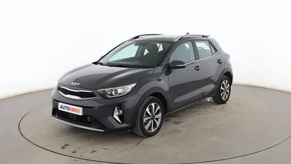 Usado Kia Stonic Style 101 CV (74 kW) 2021 Gris SUV