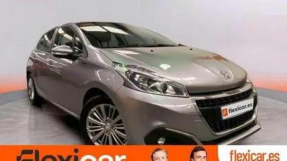Usado 2018 Peugeot 208 Allure Utilitario | 8990 € (Precio justo)