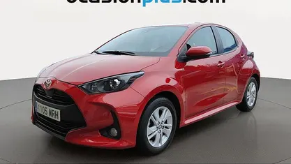 Usado Toyota Yaris Edition 125 CV (91 kW) 2024 Rojo Utilitario