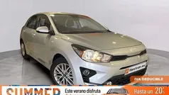 Gris Usado 2022 Kia Rio Sport Berlina | 12.490 € (Precio justo)