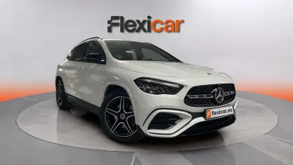 Usado Mercedes GLA200 163 CV (119 kW) 2024 Blanco SUV