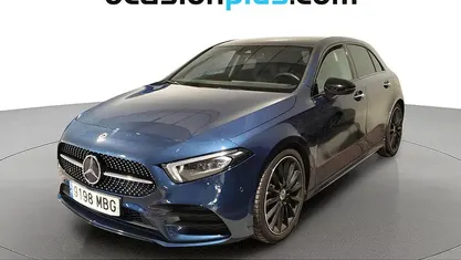 Azul Usado 2022 Mercedes A200 AMG Utilitario | 28.628 € (Precio justo)