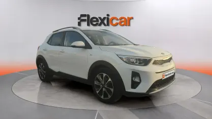 Usado Kia Stonic 120 CV (88 kW) 2018 Negro SUV