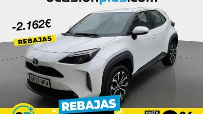 Blanco Usado 2024 Toyota Yaris Hybrid Active Recogida | 23.790 € (Precio justo)