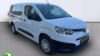 Usado Toyota Proace Verso Active 131 CV (96 kW) 2023 Blanco Familiar