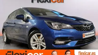 Usado Opel Astra 110 CV (80 kW) 2020 Azul Berlina