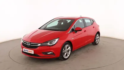 Usado Opel Astra Dynamic 125 CV (91 kW) 2016 Rojo Berlina