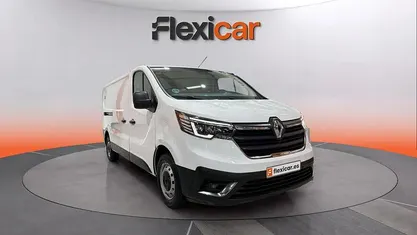 Usado Renault Trafic 131 CV (96 kW) 2023 Blanco Monovolumen