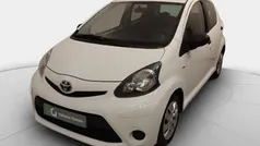 Blanco Usado 2013 Toyota Aygo Live Utilitario | 6900 € (Precio justo)