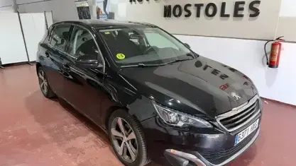 Usado Peugeot 308 Active 115 CV (84 kW) 2014 Negro Berlina