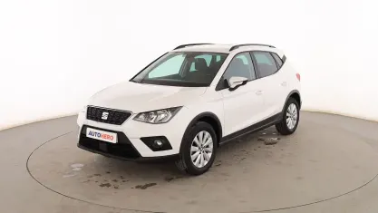 Usado Seat Arona Style 95 CV (69 kW) 2019 Blanco SUV