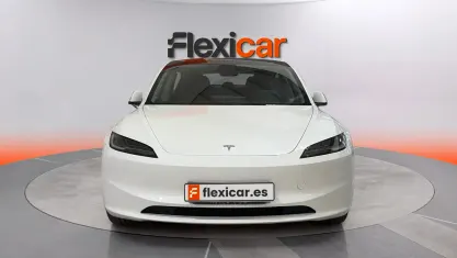 Begagnad Tesla Model 3 RWD 188 kW (256 HK) 2024 Vit Sedan