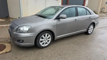 Usado Toyota Avensis Executive 177 CV (130 kW) 2006 Gris Berlina