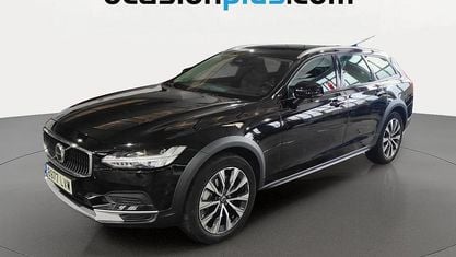 Używany Volvo V90 CC Pro 197 KM (144 kW) 2022 Czarny Kombi