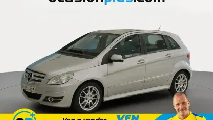 Usado Mercedes B180 109 CV (80 kW) 2011 Gris Utilitario