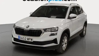 Usado Skoda Karoq Selection 116 CV (85 kW) 2024 Blanco SUV
