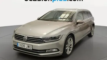 Używany VW Passat Sport 150 KM (110 kW) 2017 Szary Kombi