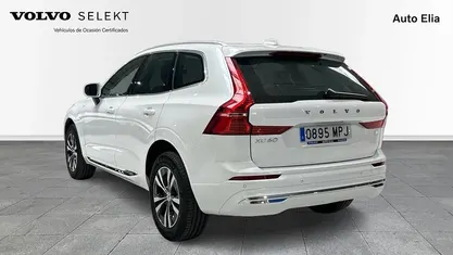 Blanco Usado 2024 Volvo XC60 Core SUV | 55.900 €