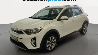 Usado Kia Stonic 101 CV (74 kW) 2025 Blanco SUV