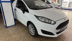 Blanco Usado 2017 Ford Fiesta Utilitario | 4980 € (Super precio)