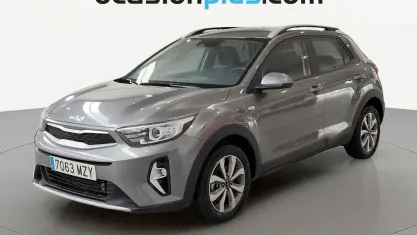Usado Kia Stonic 100 CV (73 kW) 2025 Gris SUV