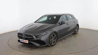 Usado Mercedes A180 AMG line 150 CV (110 kW) 2023 Gris Utilitario