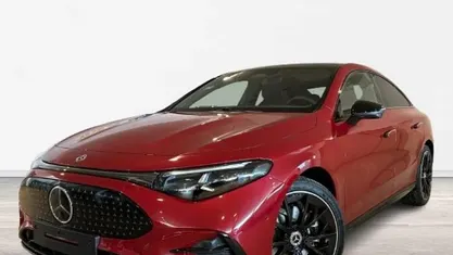 Rojo Nuevo 2025 Mercedes CLA 250+ Berlina | 56.100 € (Precio justo)