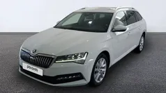 Blanco Usado 2019 Skoda Superb Ambition Familiar | 23.500 € (Precio justo)